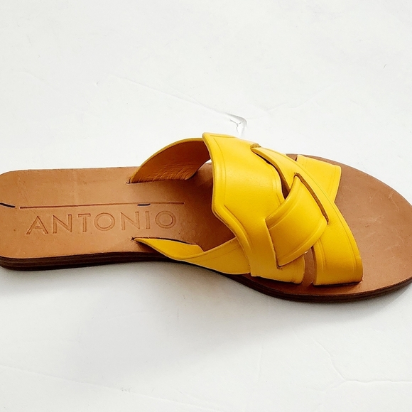 Antonio Melani Lynnley Leather Mustard Flat Sandals Size 6.5 - Picture 4 of 7
